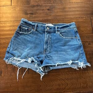 Abercrombie Mom Short Size 8 Mid Rise Curve Love Women's Blue Denim Cut Off Fray